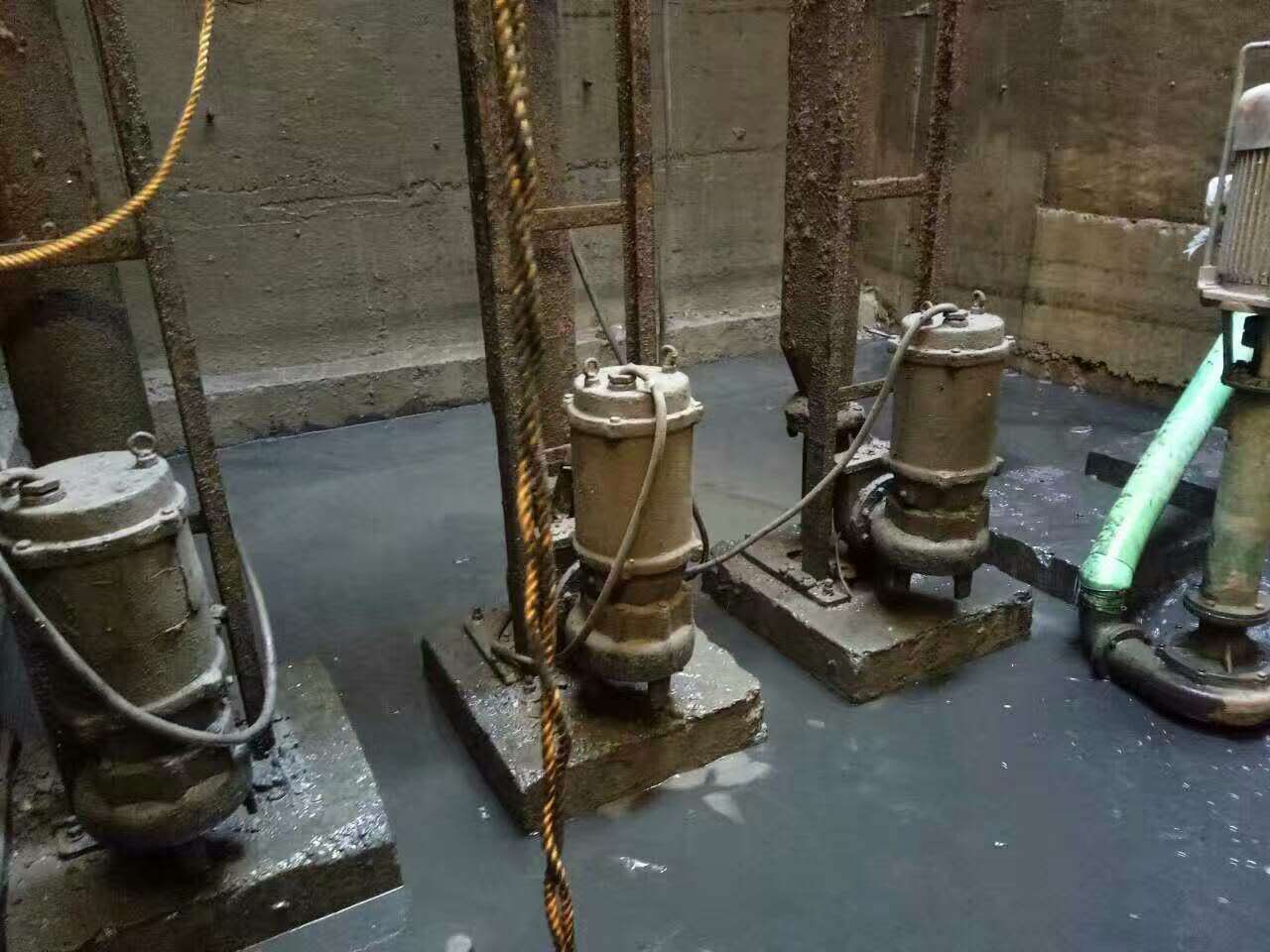 茂南污水池清理